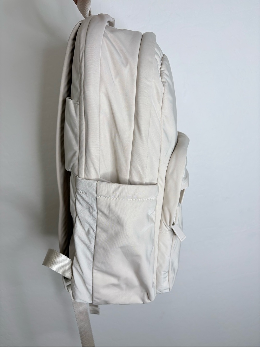 Away Large Featherlight Backpack Ivory Cream Travel Laptop Backpack Lightweight - Picture 4 of 14